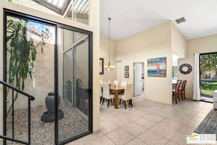 691 S Calle Petunia, Palm Springs, California 92262