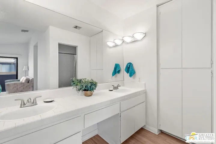 691 S Calle Petunia, Palm Springs, California 92262