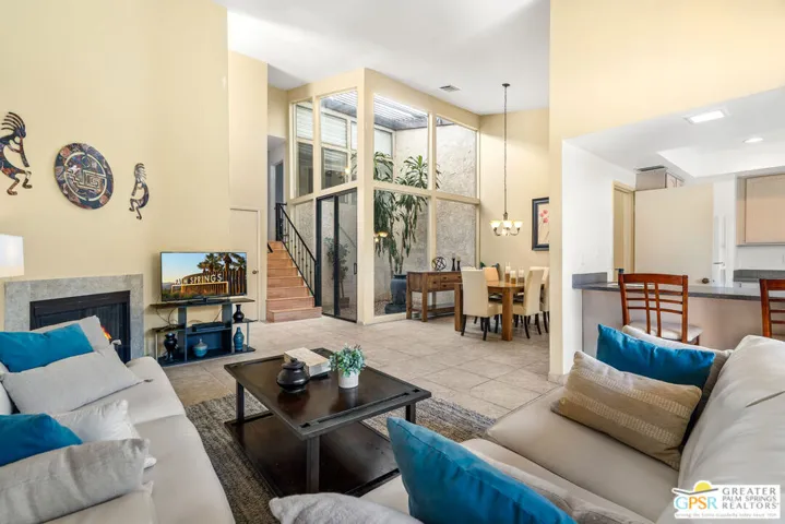 691 S Calle Petunia, Palm Springs, California 92262