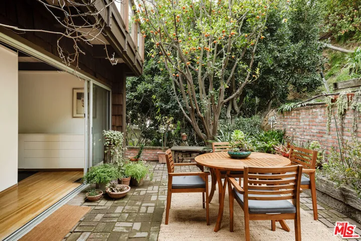 9620 Heather Road, Beverly Hills, California 90210