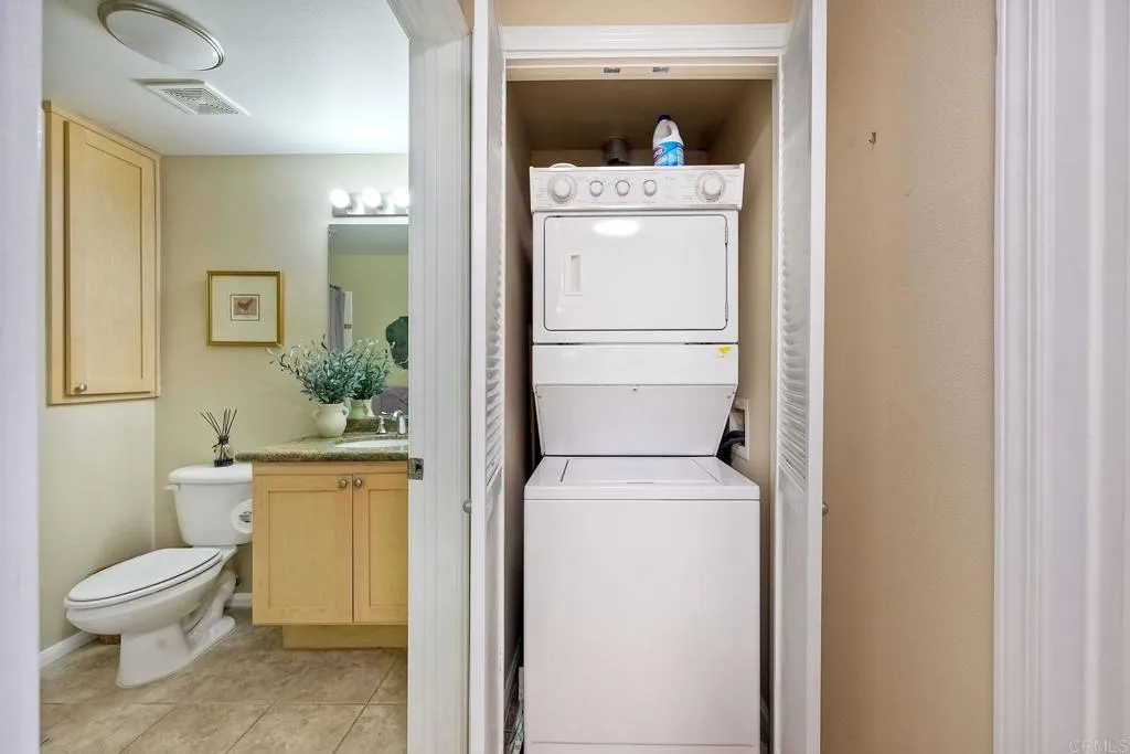 2400 5th Avenue 225, San Diego, California 92101 home-pic-24