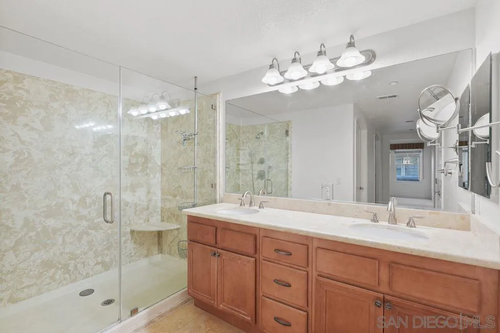 301 W G St  home-pic-8