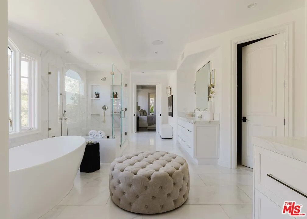 23597 Park South Street, Calabasas, California 91302 home-pic-40