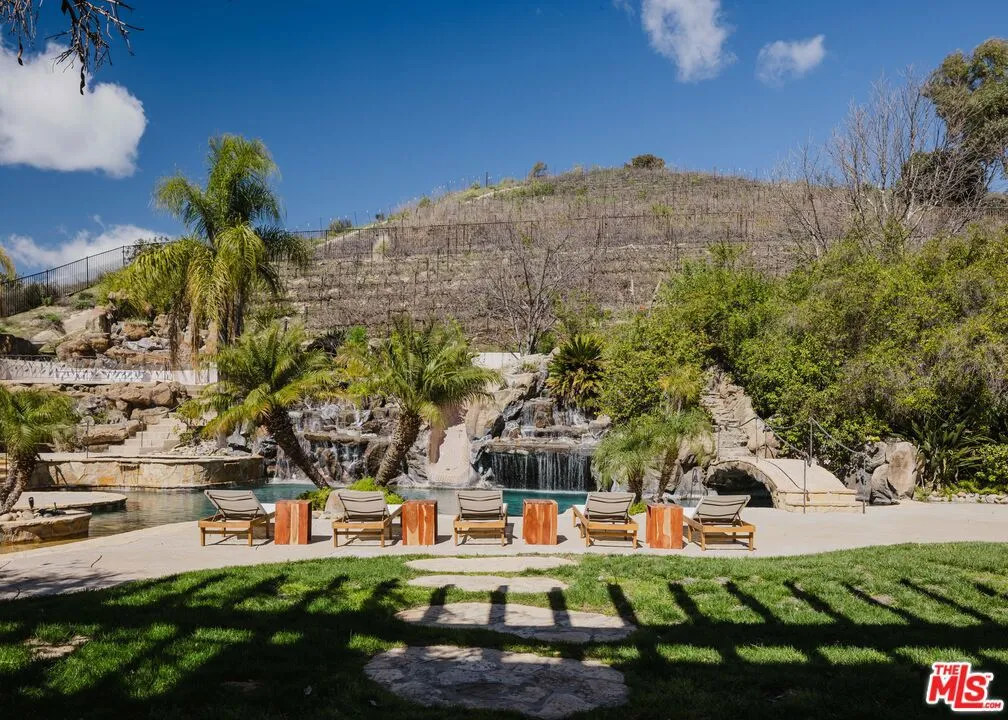 23597 Park South Street, Calabasas, California 91302 home-pic-71