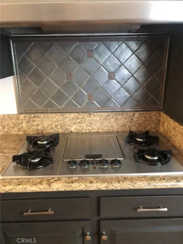 Kitchen 6
