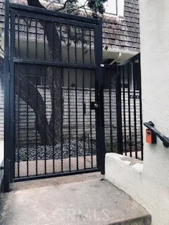 Side Gate 2