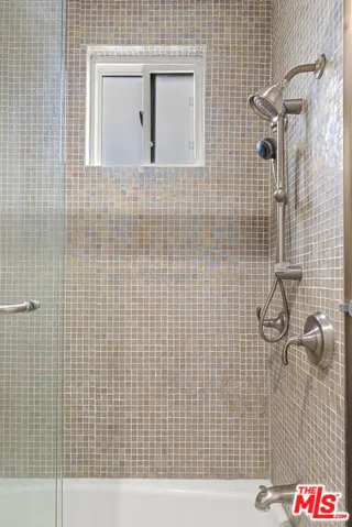 1220 N Sanborn Avenue, Los Angeles, California 90029