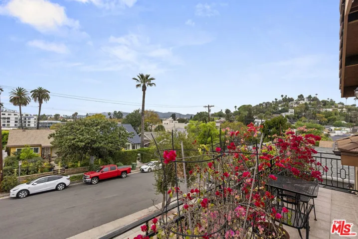 1220 N Sanborn Avenue, Los Angeles, California 90029