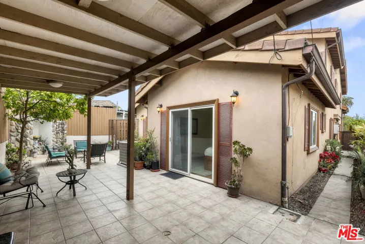 1220 N Sanborn Avenue, Los Angeles, California 90029