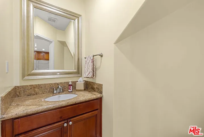 1220 N Sanborn Avenue, Los Angeles, California 90029