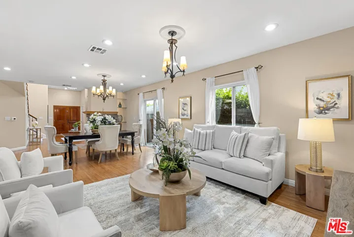 1220 N Sanborn Avenue, Los Angeles, California 90029