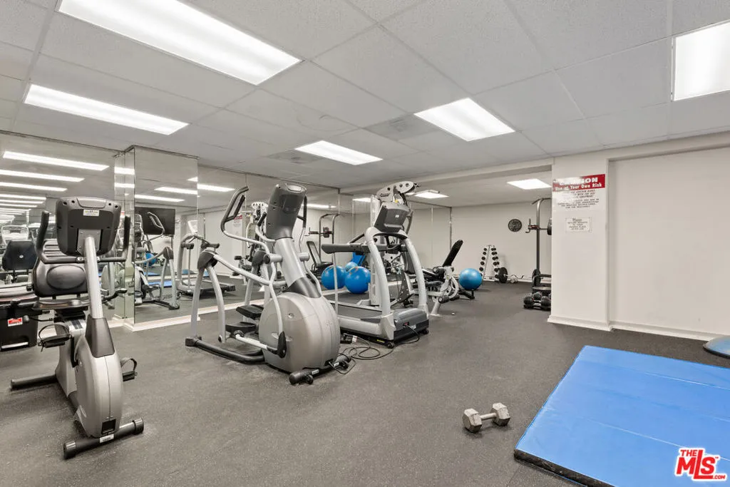 801 Ocean Avenue 305, Santa Monica, California 90403 home-pic-26