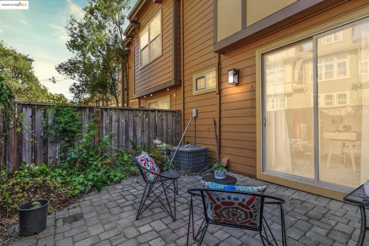 6063 6063 Old Quarry Loop, Oakland, California 94605