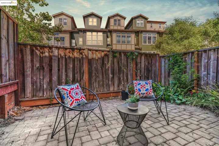 6063 6063 Old Quarry Loop, Oakland, California 94605