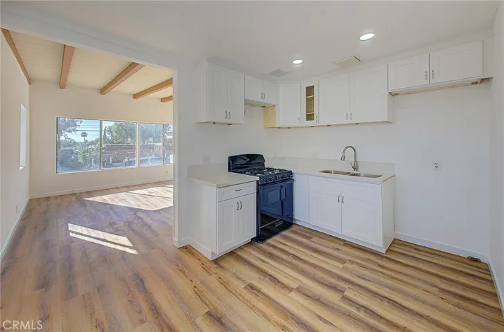 2000 Junipero Avenue, Signal Hill, California 90755