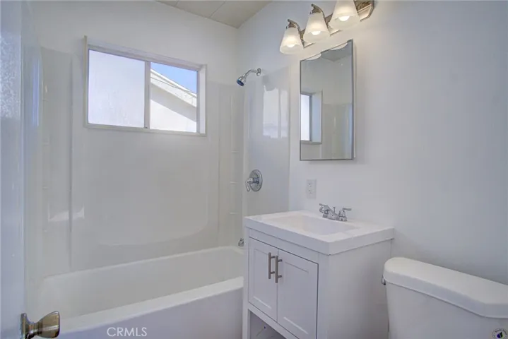 2000 Junipero Avenue, Signal Hill, California 90755