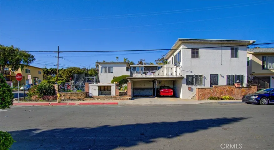 2000 Junipero Avenue, Signal Hill, California 90755
