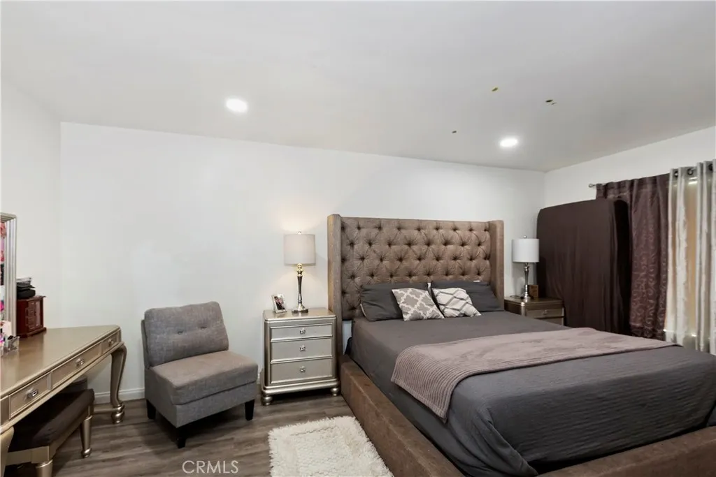 211 E Lurelane Street, Rialto, California 92376 home-pic-5