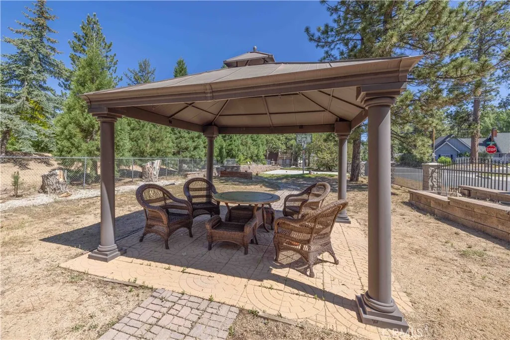 224 Teakwood Drive, Big Bear Lake, California 92315 home-pic-35