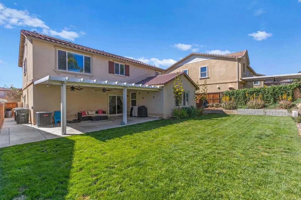 36238 Trail Creek Circle, Wildomar, California 92595 home-pic-22