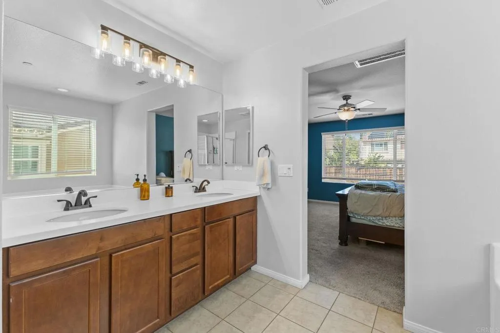 36238 Trail Creek Circle, Wildomar, California 92595 home-pic-14