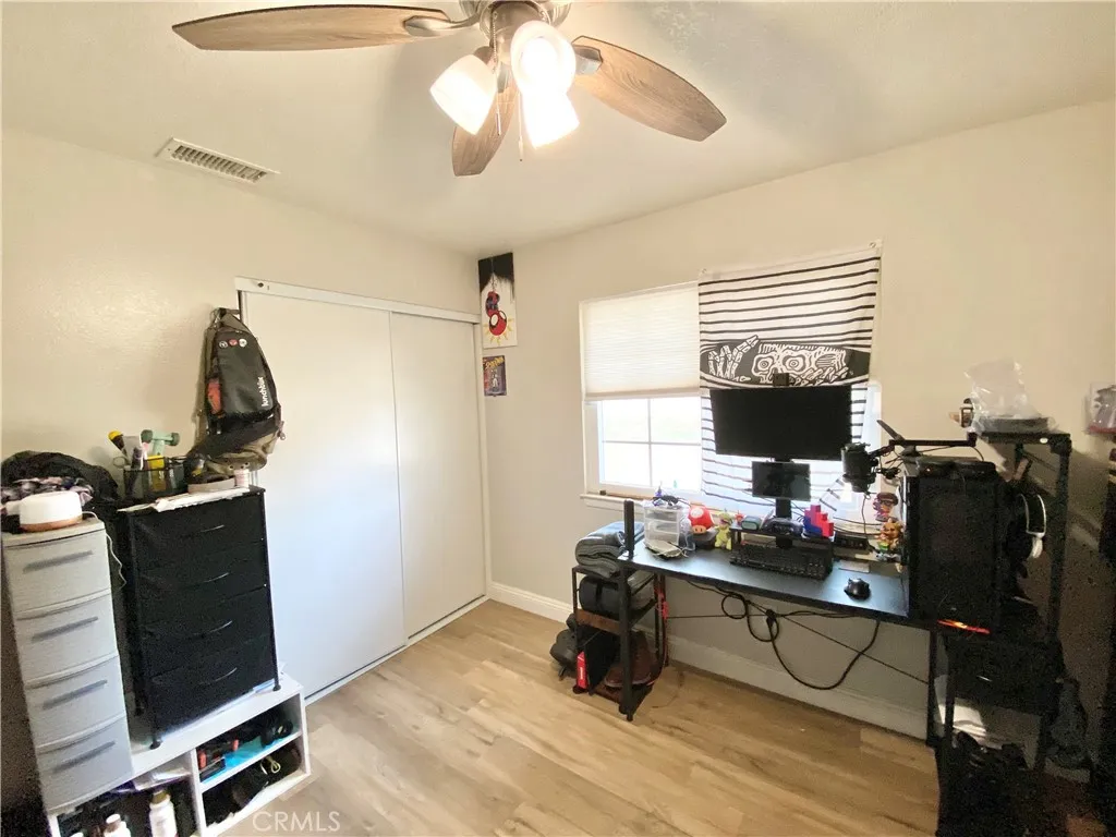 11031 Victor Avenue, Hesperia, California 92345 home-pic-26