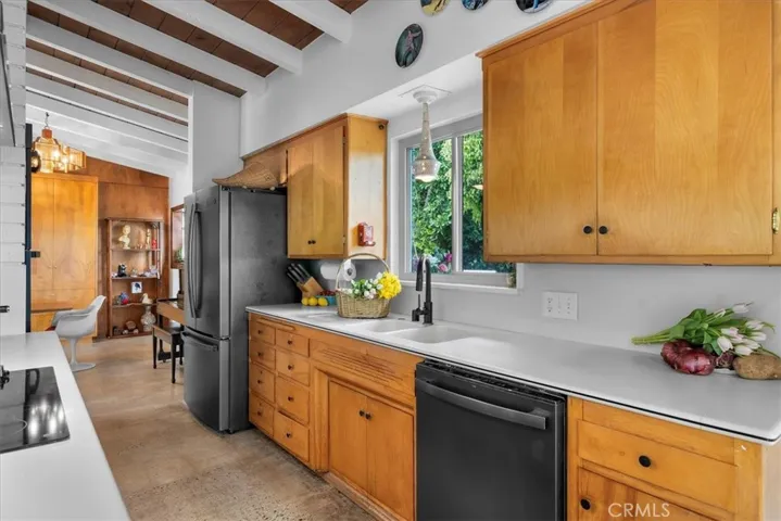 Kitchen with newer appliances