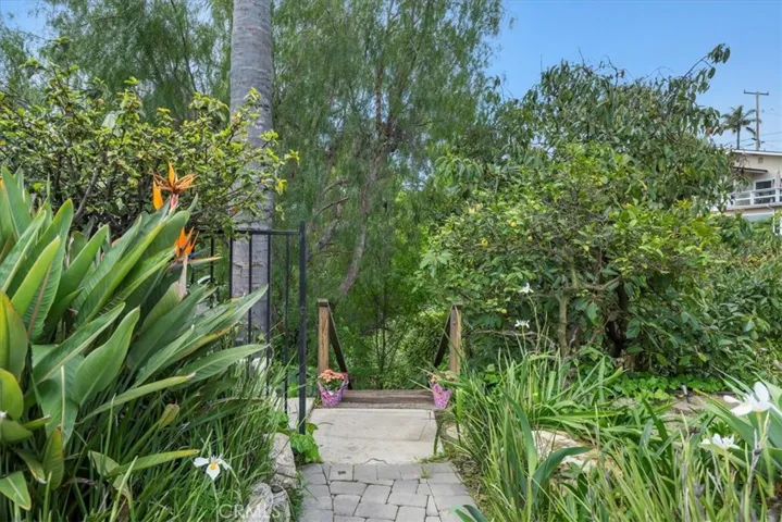 12 Saddle Road, Rancho Palos Verdes, California 90275