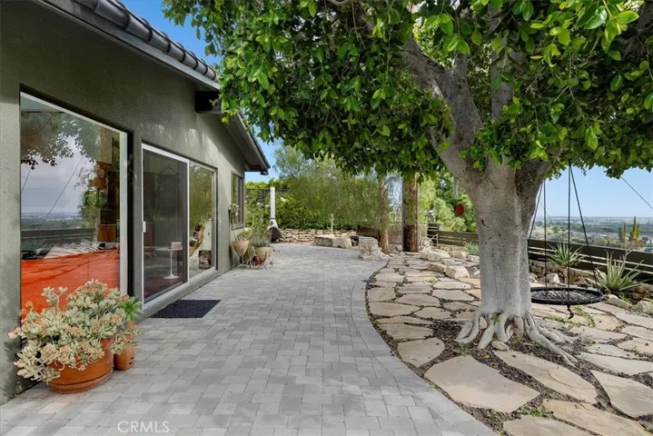 12 Saddle Road, Rancho Palos Verdes, California 90275