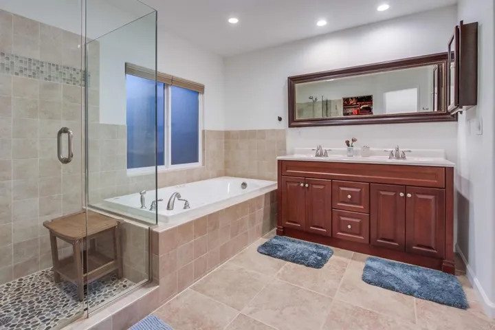 1321 Friends Way, Fallbrook, California 92028
