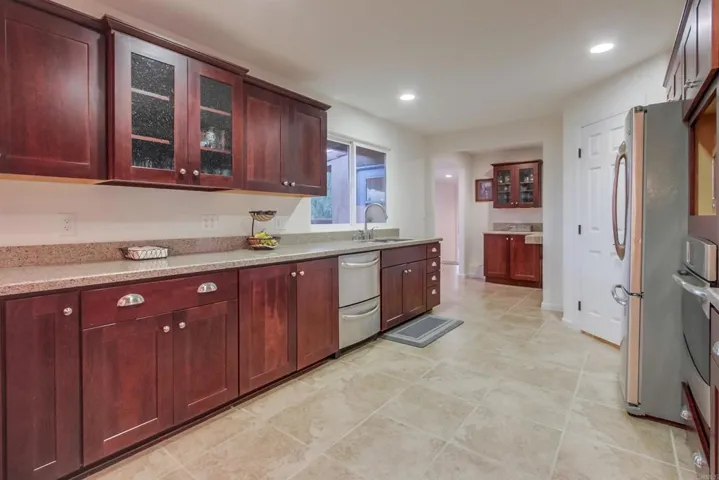 1321 Friends Way, Fallbrook, California 92028