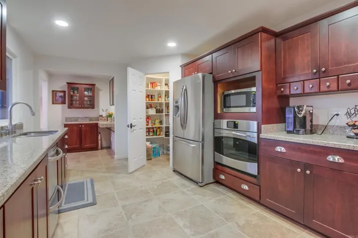 1321 Friends Way, Fallbrook, California 92028