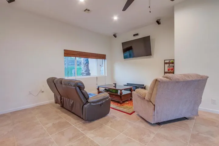 1321 Friends Way, Fallbrook, California 92028