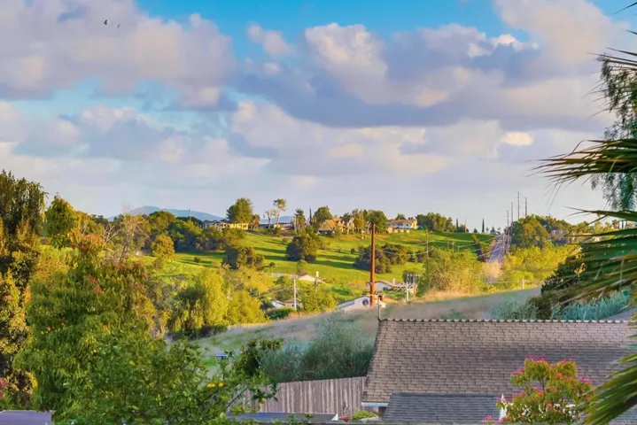 1321 Friends Way, Fallbrook, California 92028