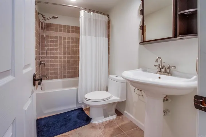 1321 Friends Way, Fallbrook, California 92028