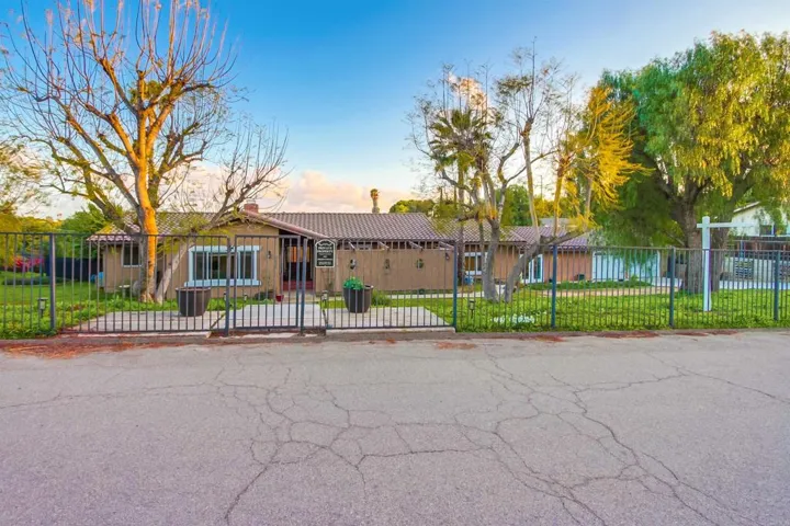 1321 Friends Way, Fallbrook, California 92028