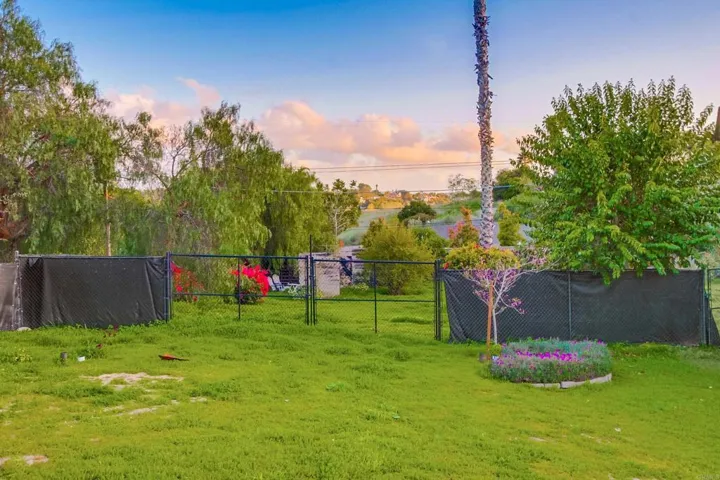 1321 Friends Way, Fallbrook, California 92028