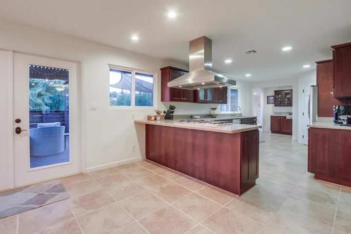 1321 Friends Way, Fallbrook, California 92028