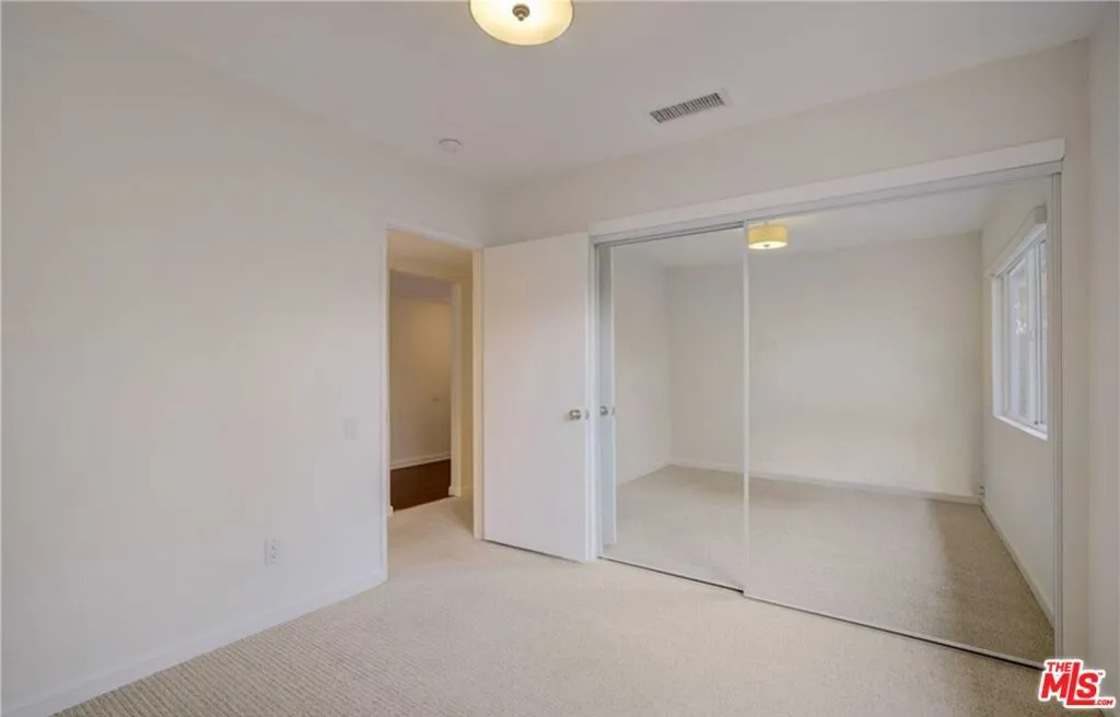 13633 Sylvan Street, Valley Glen, California 91401 home-pic-26