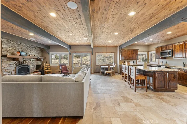 1985 Golden Rod Avenue, Big Bear City, California 92314
