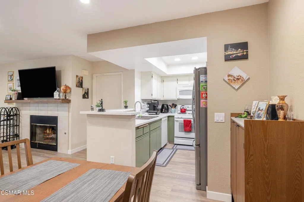 1195 Fitzgerald Road G, Simi Valley, California 93065 home-pic-9