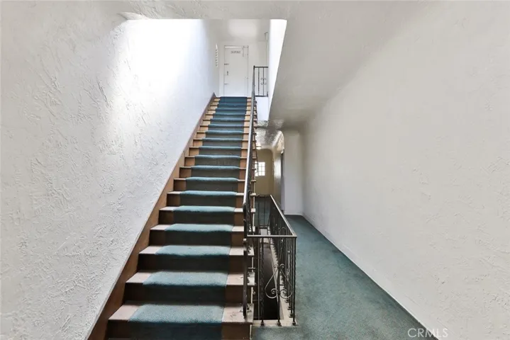 3044 Edgehill Drive, Los Angeles, California 90018