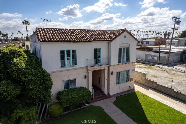 3044 Edgehill Drive, Los Angeles, California 90018