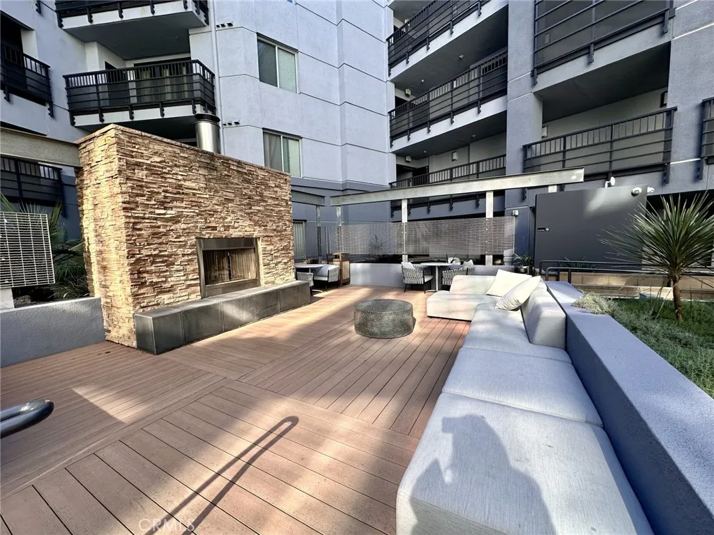 629 Traction Avenue 233, Los Angeles, California 90013 home-pic-16