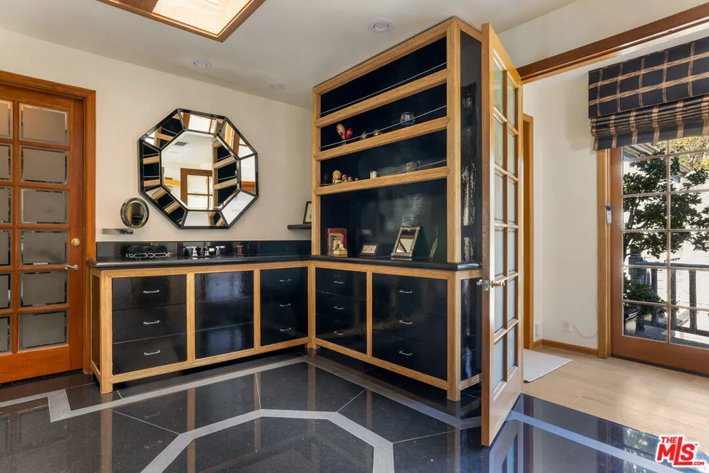 1006 N Rexford Drive, Beverly Hills, California 90210 home-pic-19