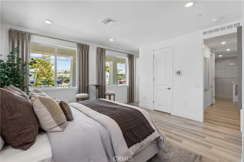 2392 Haley Point Drive, Ventura, California 93003 home-pic-8