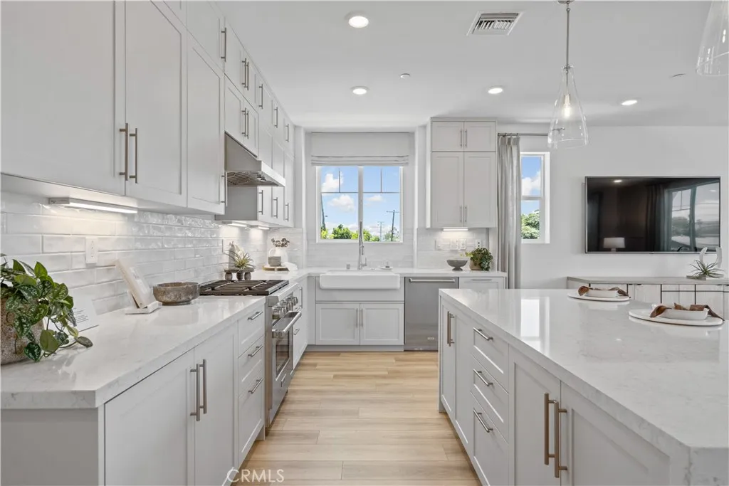 2392 Haley Point Drive, Ventura, California 93003 home-pic-14