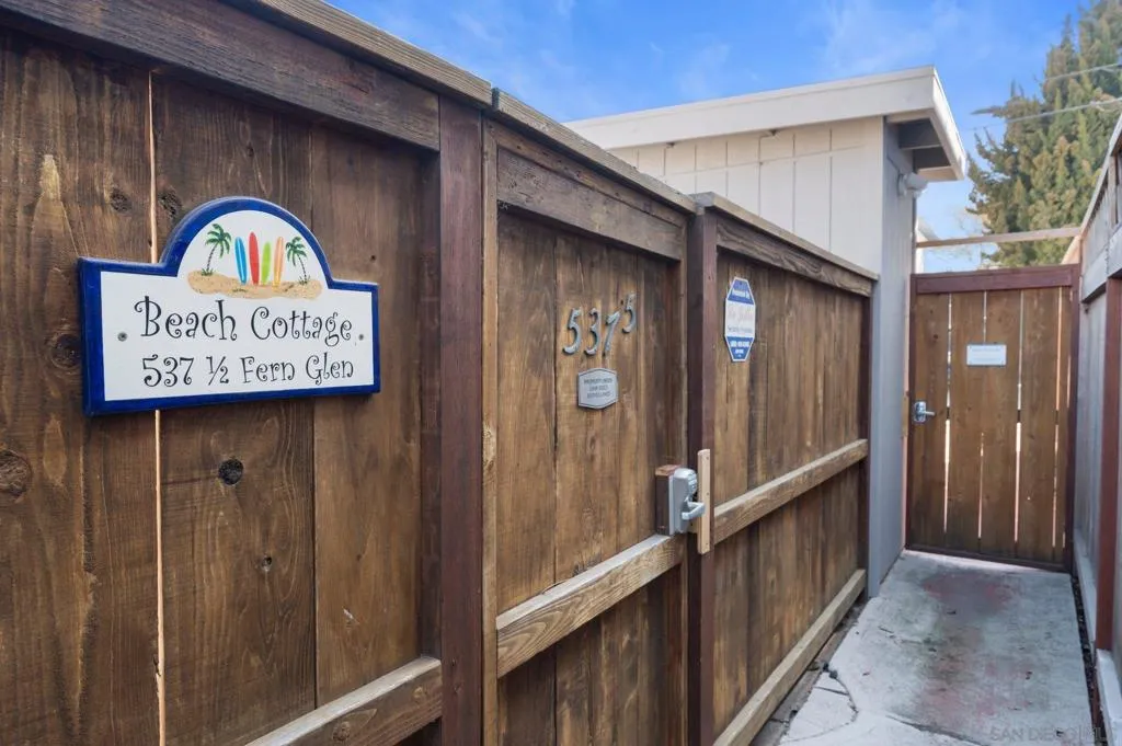 535 537 1/2 Fern Glen 3, La Jolla, California 92037 home-pic-24