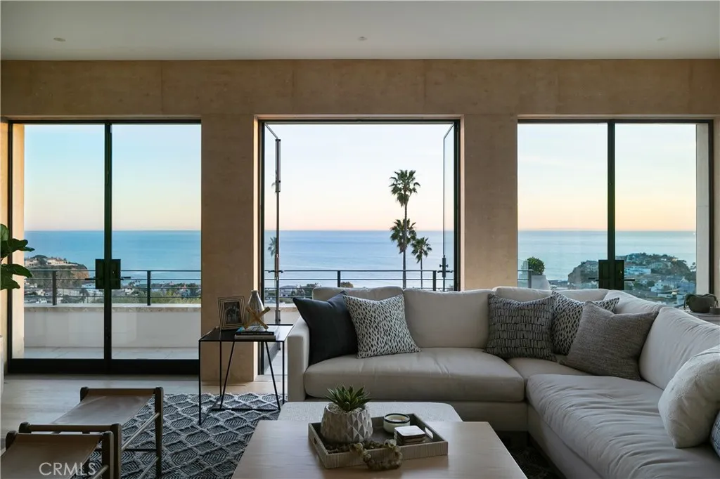 1115 Emerald Bay, Laguna Beach, California 92651 home-pic-4