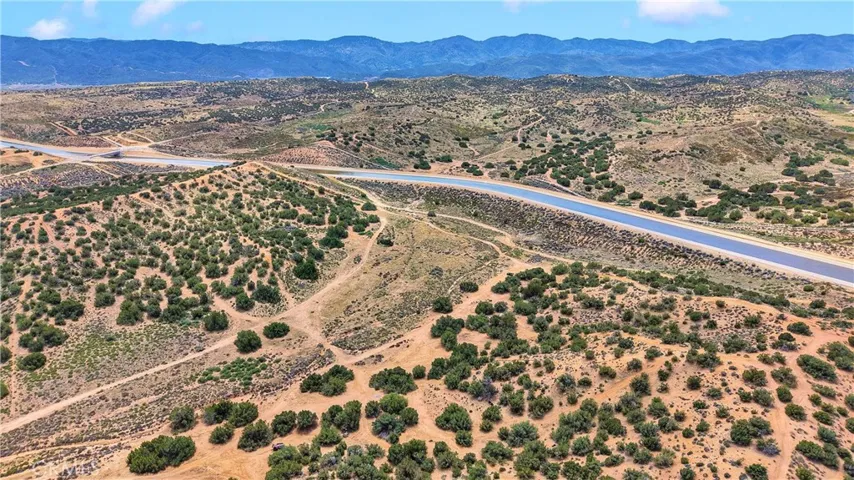 0 Near Las Flores, Hesperia, California 92345